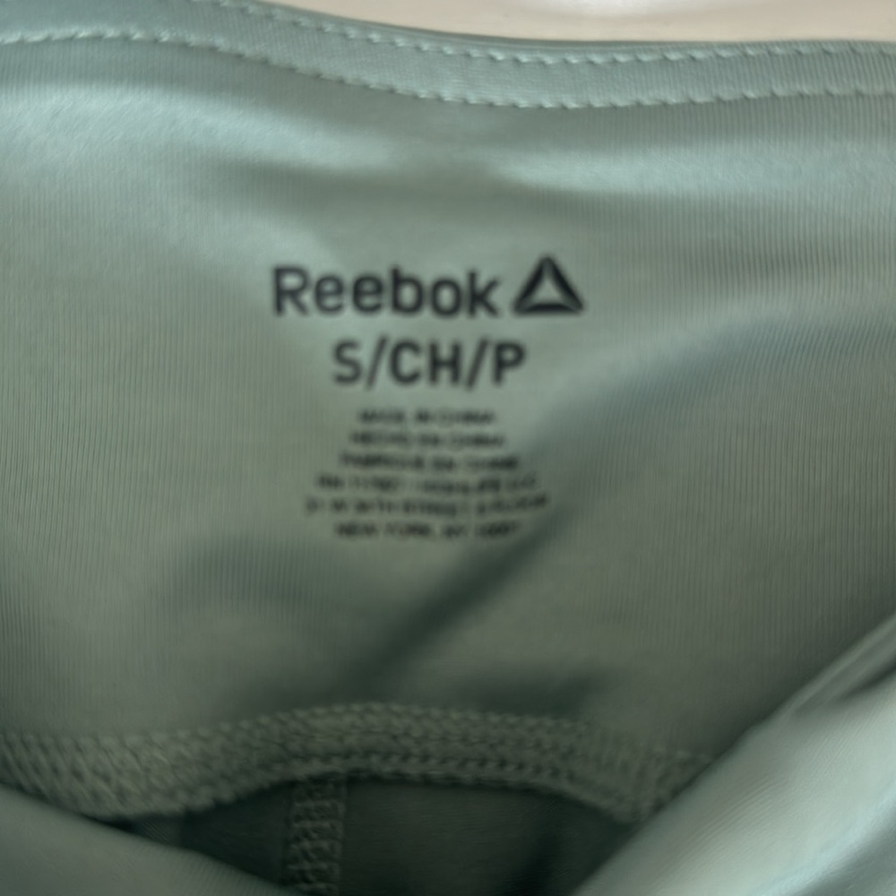 Skinny Capri - Reebok - Picture 2 of 5